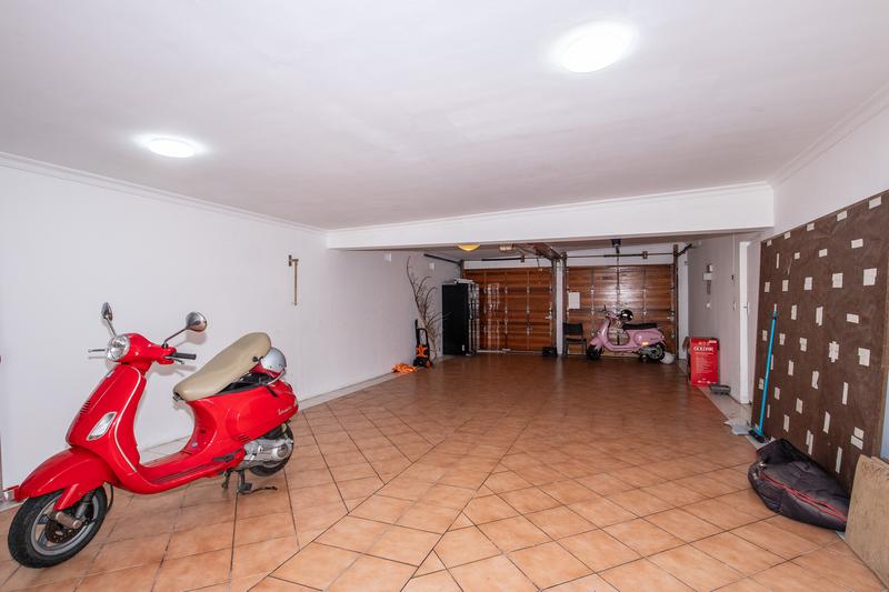 To Let 4 Bedroom Property for Rent in Constantia Western Cape